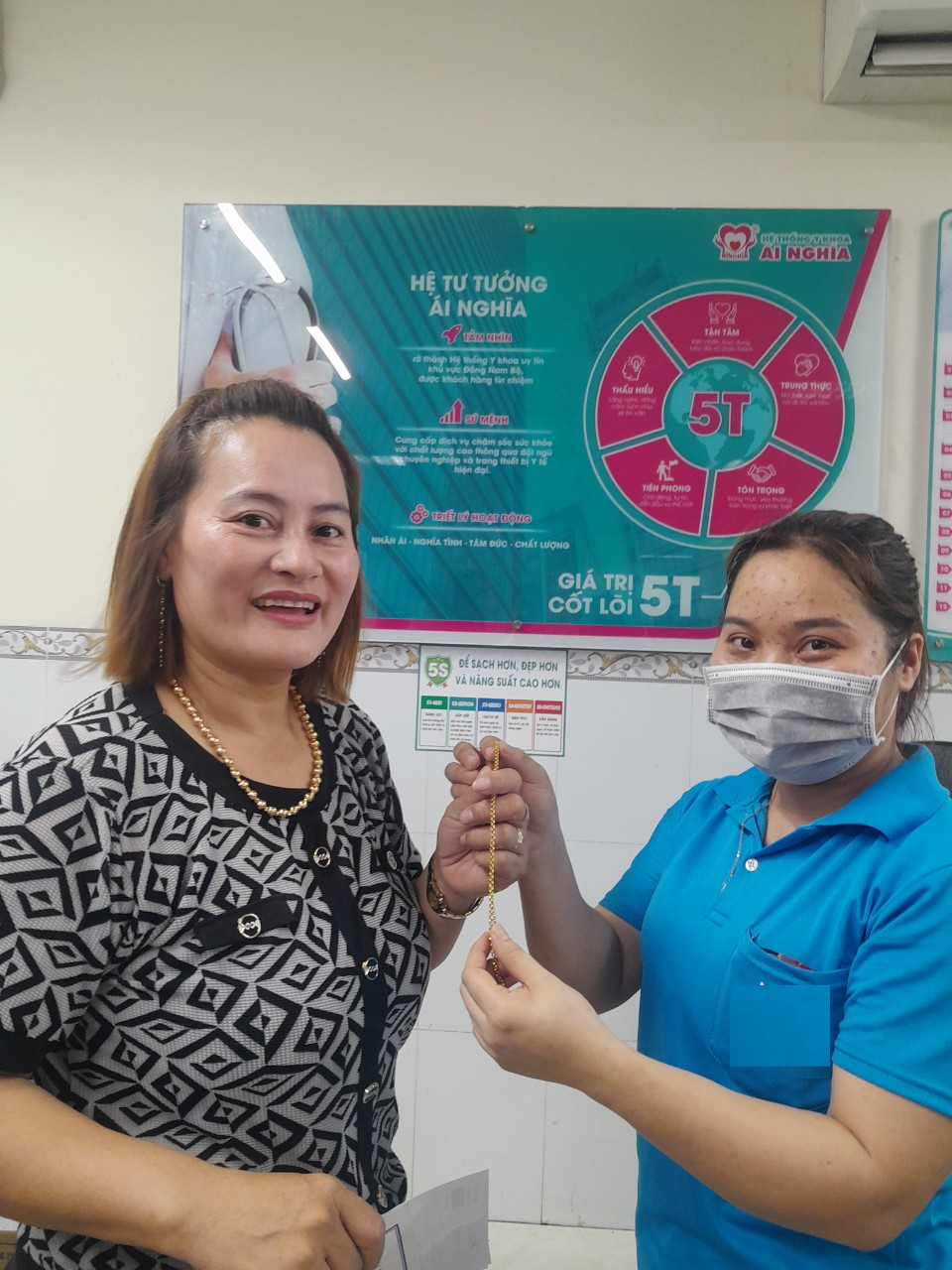 Gương Người tốt - Việc tốt. Nhặt được của rơi - Trả người đánh mất